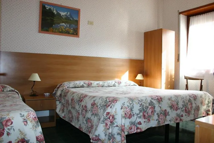 Albergo Anna Чампино